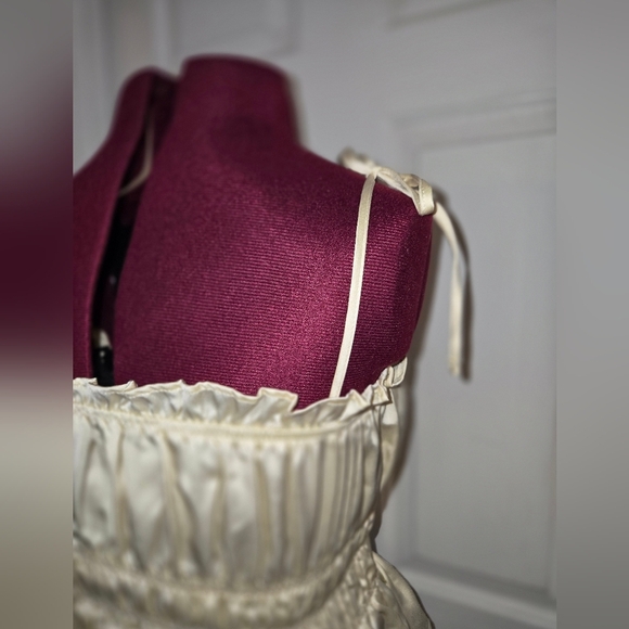 Mi Ami Cream Satin Cami Tie Ruffle Peplum Top - Picture 4 of 7